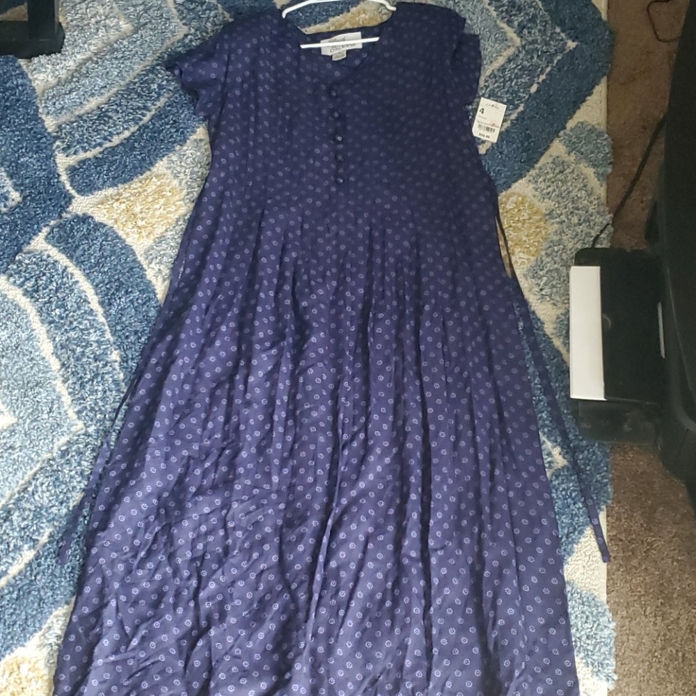 Dress - Picture 9 of 16